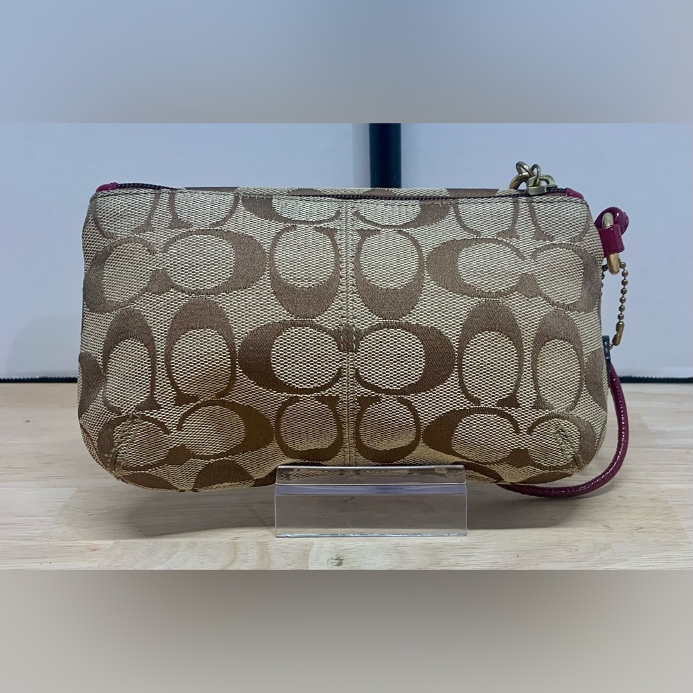 Coach Legacy Jacquard w/ Patent Leather Trim Turnlock Wristlet Vintage Y2K - Picture 2 of 12